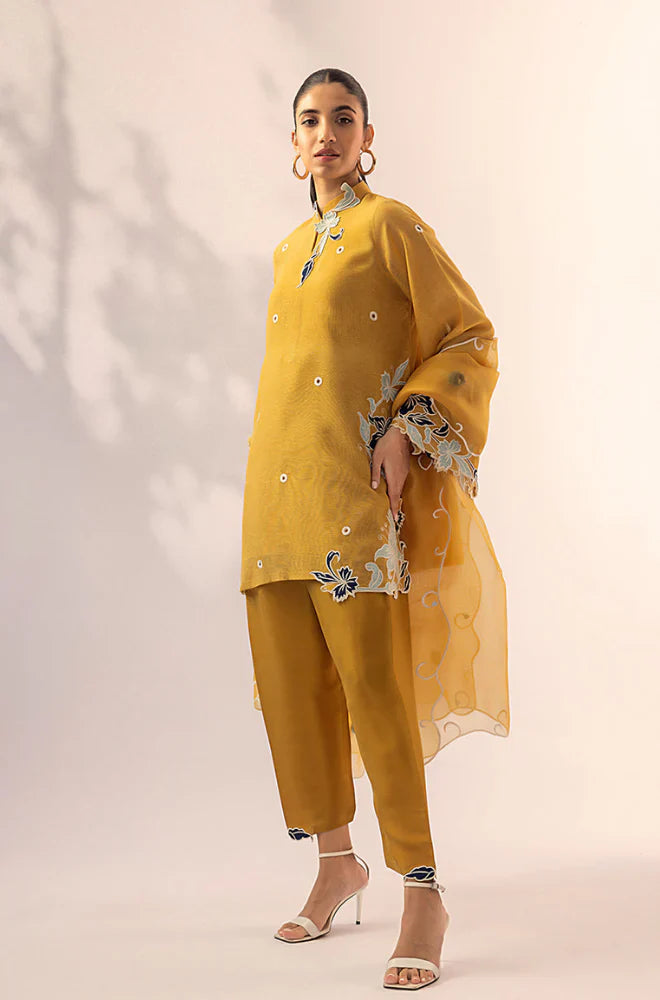 3PC Lawn Embroidered Shirt With Chiffon Embroidered Dupatta. VL820