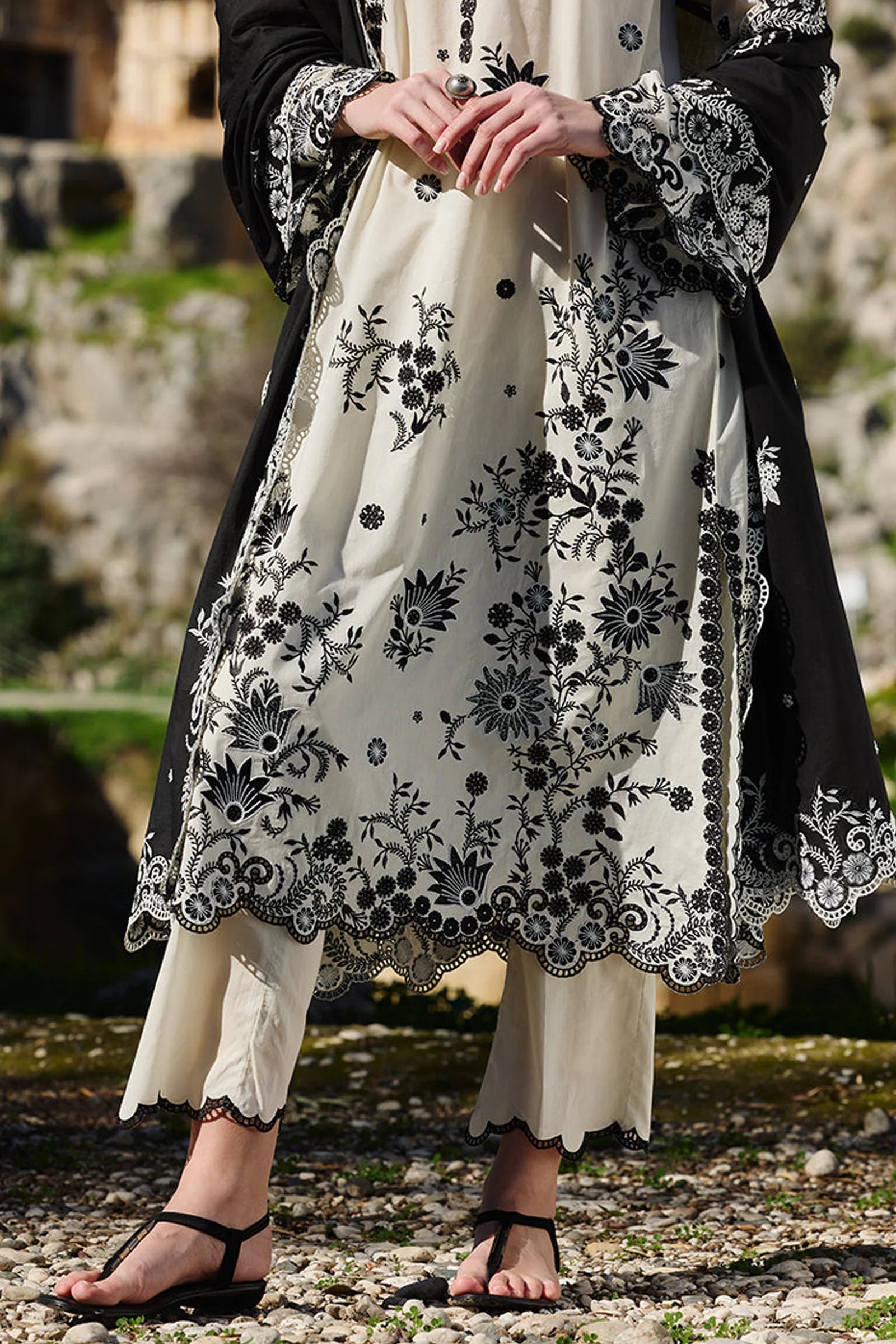 IMAGE - 3PC LAWN EMBROIDERED SHIRT WITH CHIFFON EMBROIDERED DUPATTA AND TROUSER - HML2167