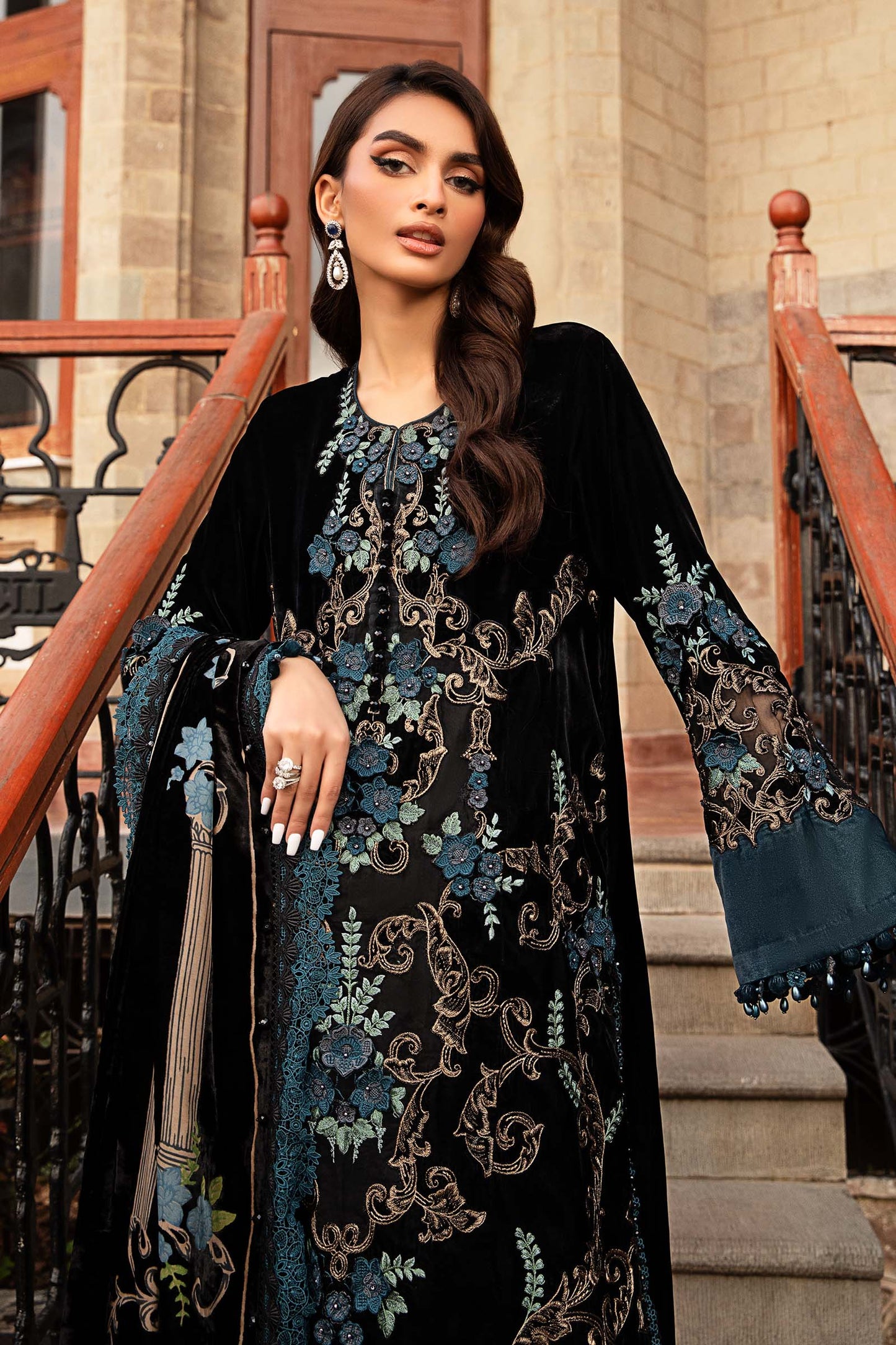 3PC Embroidered Velvet Dress with Plachi Velvet Shawl - VL995