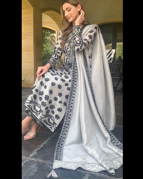 3pcs Shirt embroidered Sleeve embroidered Monar embroidered Dupatta VL861